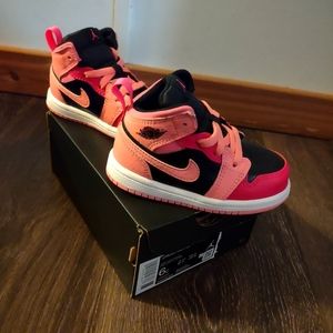 Brand new Jordan 1 Mid size 6 (toddler)